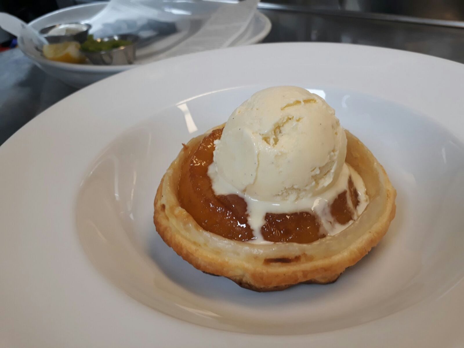 Pineapple tart